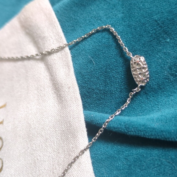 EUC Kendra Scott Grayson Silver Pendant Necklace in White CZ - Picture 6 of 10